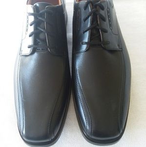 **SOLD**CLARKS unstructured